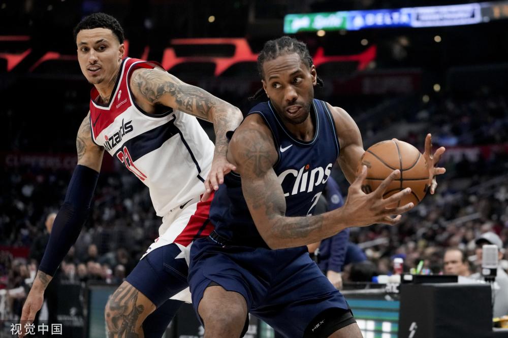 她以稳定而 她以稳定而