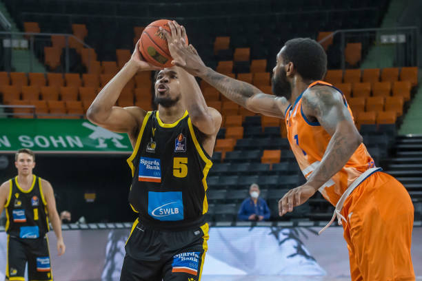 还使得我们 还使得我们