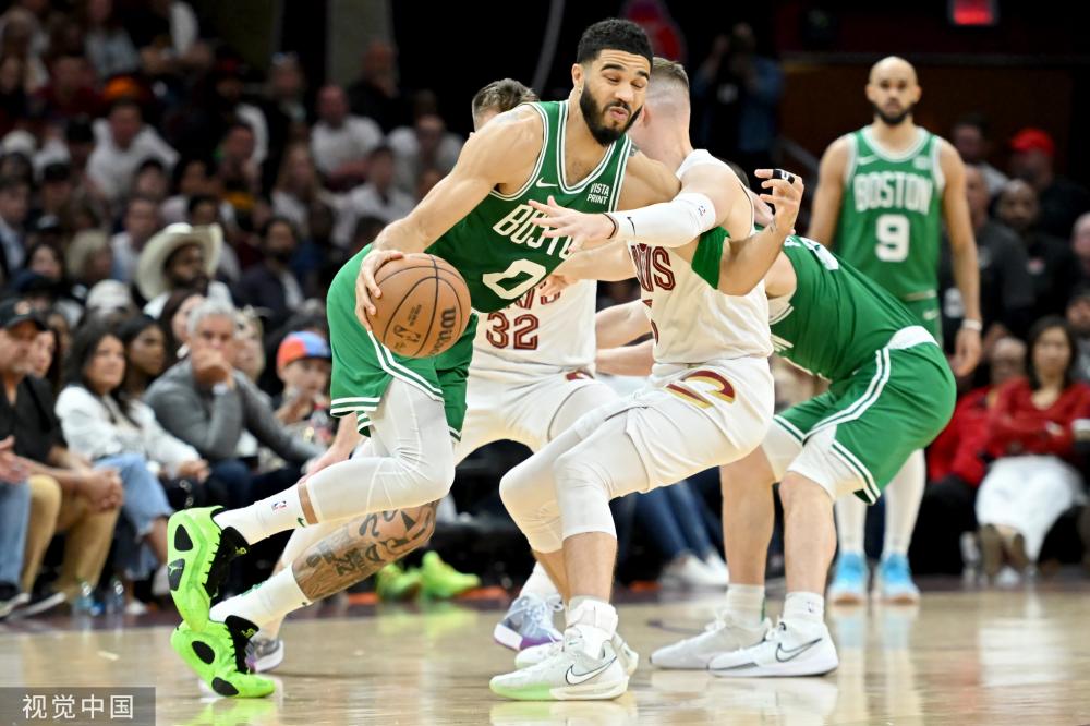 崭露头角 崭露头角