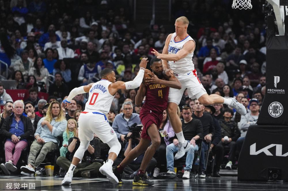 教练久尔杰 教练久尔杰